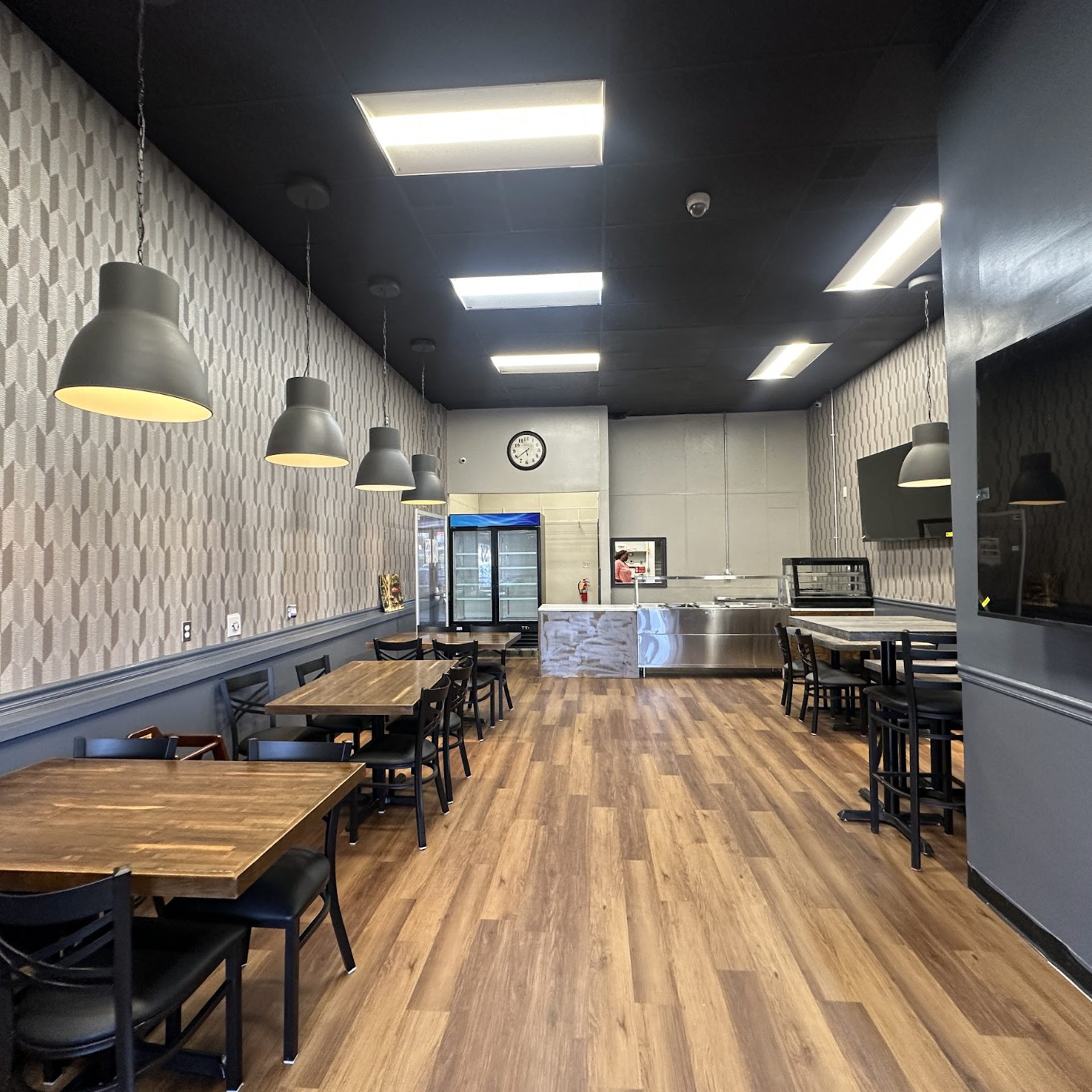 Relax and Enjoy a Comfortable Dine-In Experience